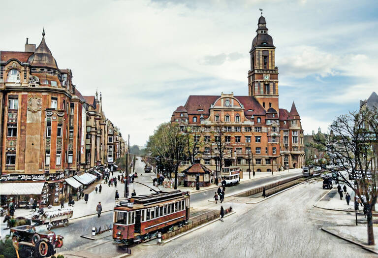 Rathaus Friedenau am Breslauer Platz.