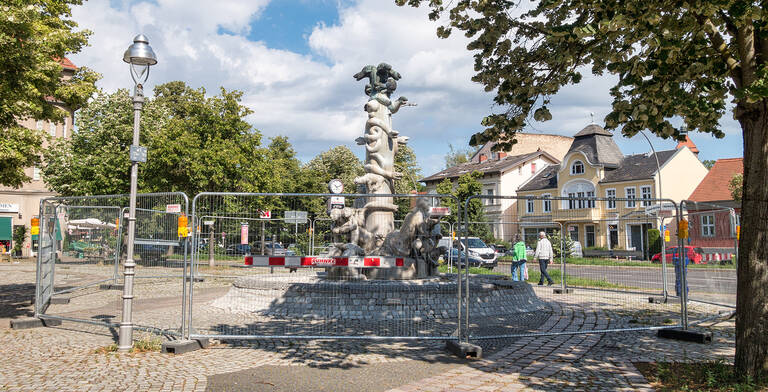 Wasserspiele auf dem Sderot-Platz pausieren bis Ende August.