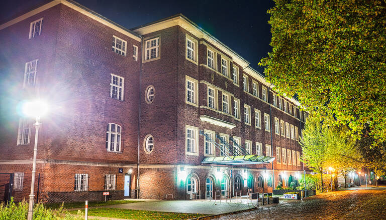 Victor-Gollancz-Volkshochschule im Haus der Weiterbildung an der Goethestraße in Lichterfelde.