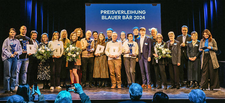 Auch der Städtepartnerschaftsverein Steglitz-Zehlendorf e. V. gehörte zu den Preisträgern beim Europapreis „Blauer Bär“. Foto: Alexis Gshtrayn