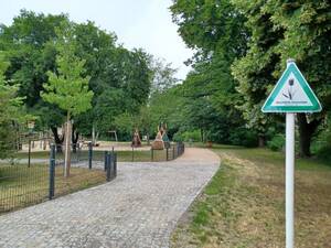 Der erneuerte Weg am Grünzug Döhlauer Pfad. Foto: Bezirksamt Steglitz-Zehlendorf