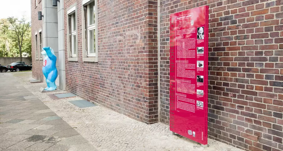 Stele am Wiesenweg in Lankwitz